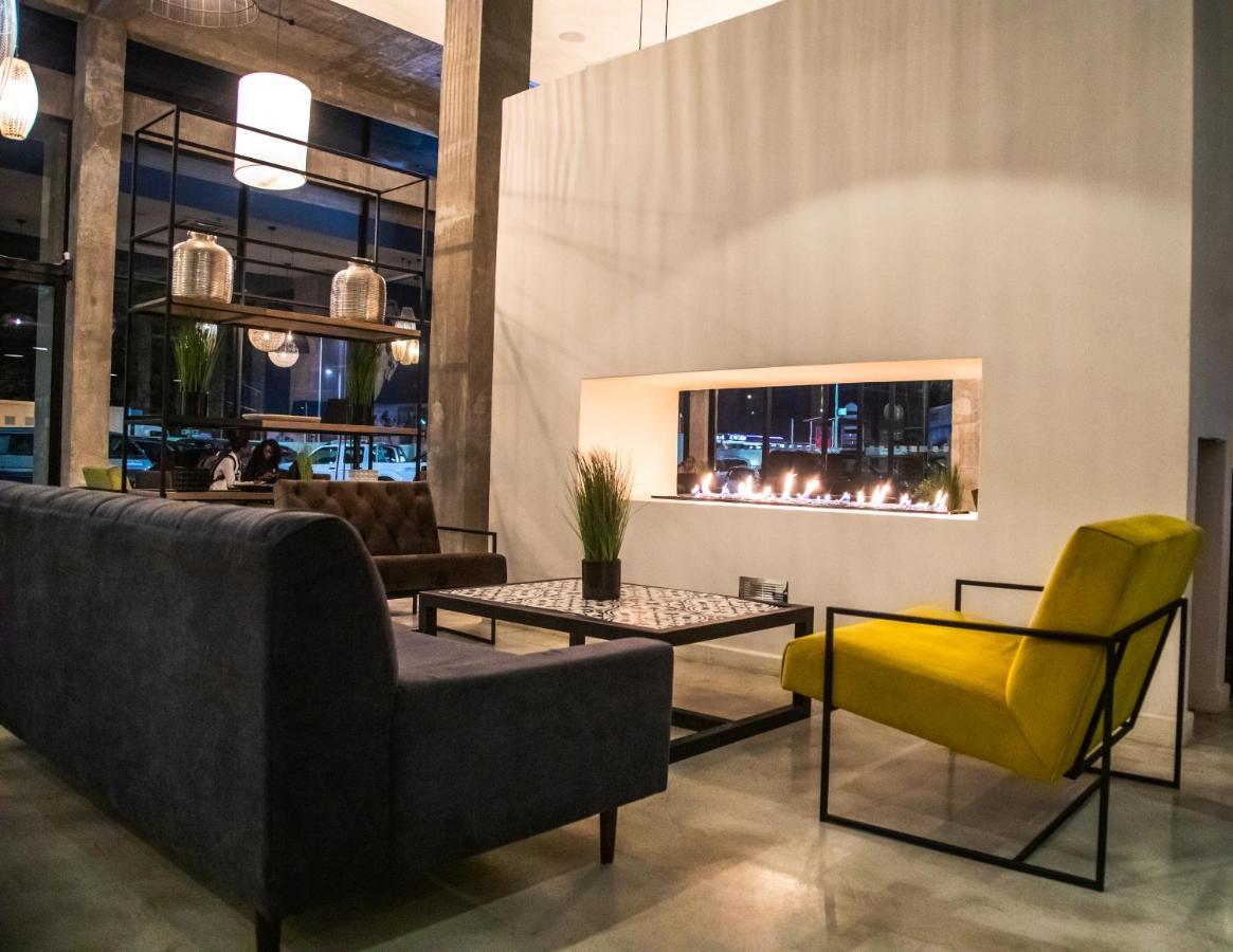 The Urban Hotel Лусака Екстериор снимка