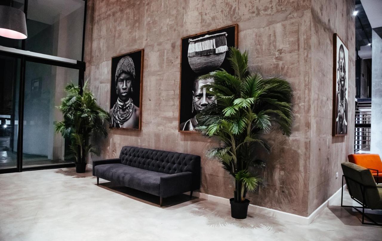 The Urban Hotel Лусака Екстериор снимка