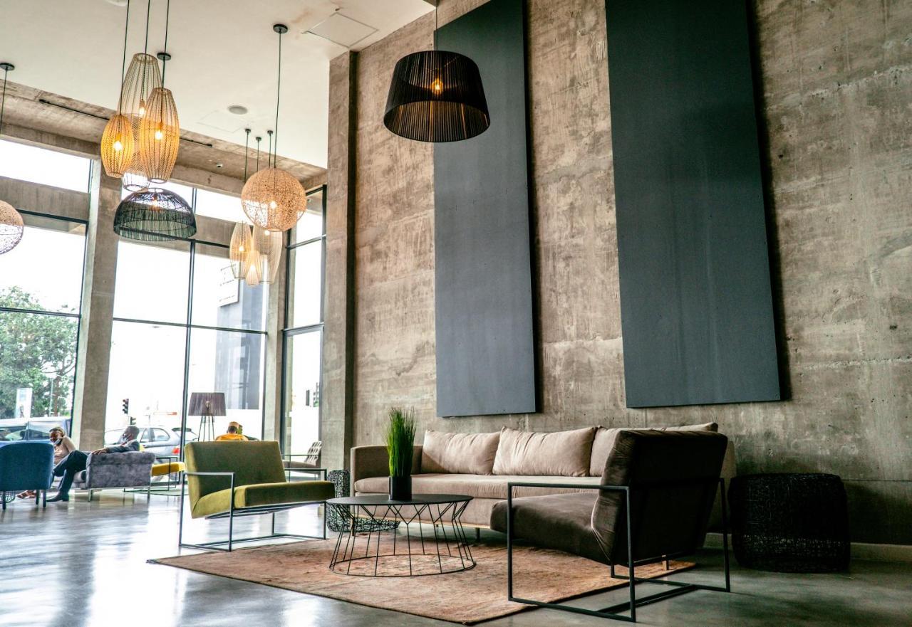 The Urban Hotel Лусака Екстериор снимка