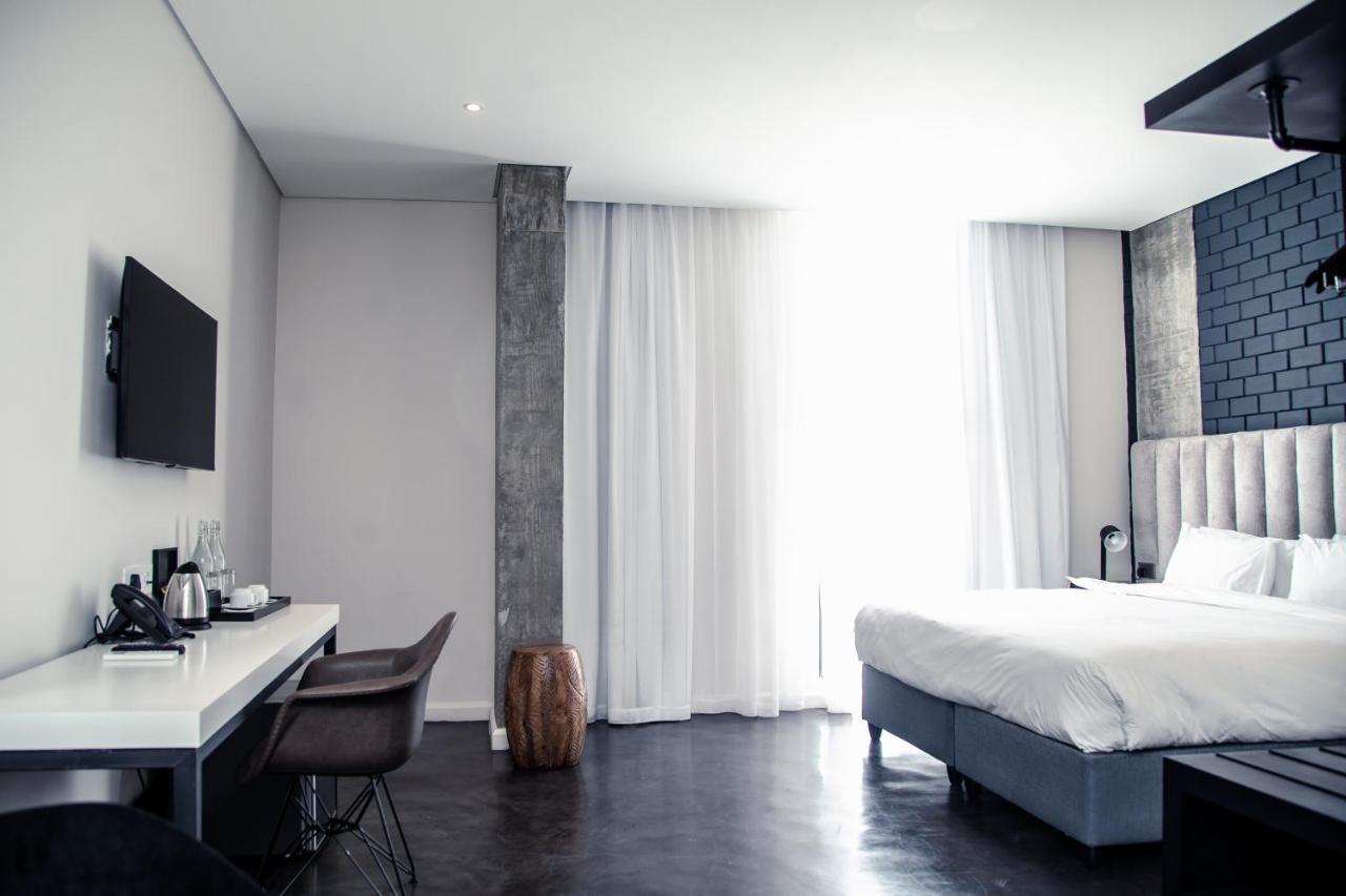 The Urban Hotel Лусака Екстериор снимка