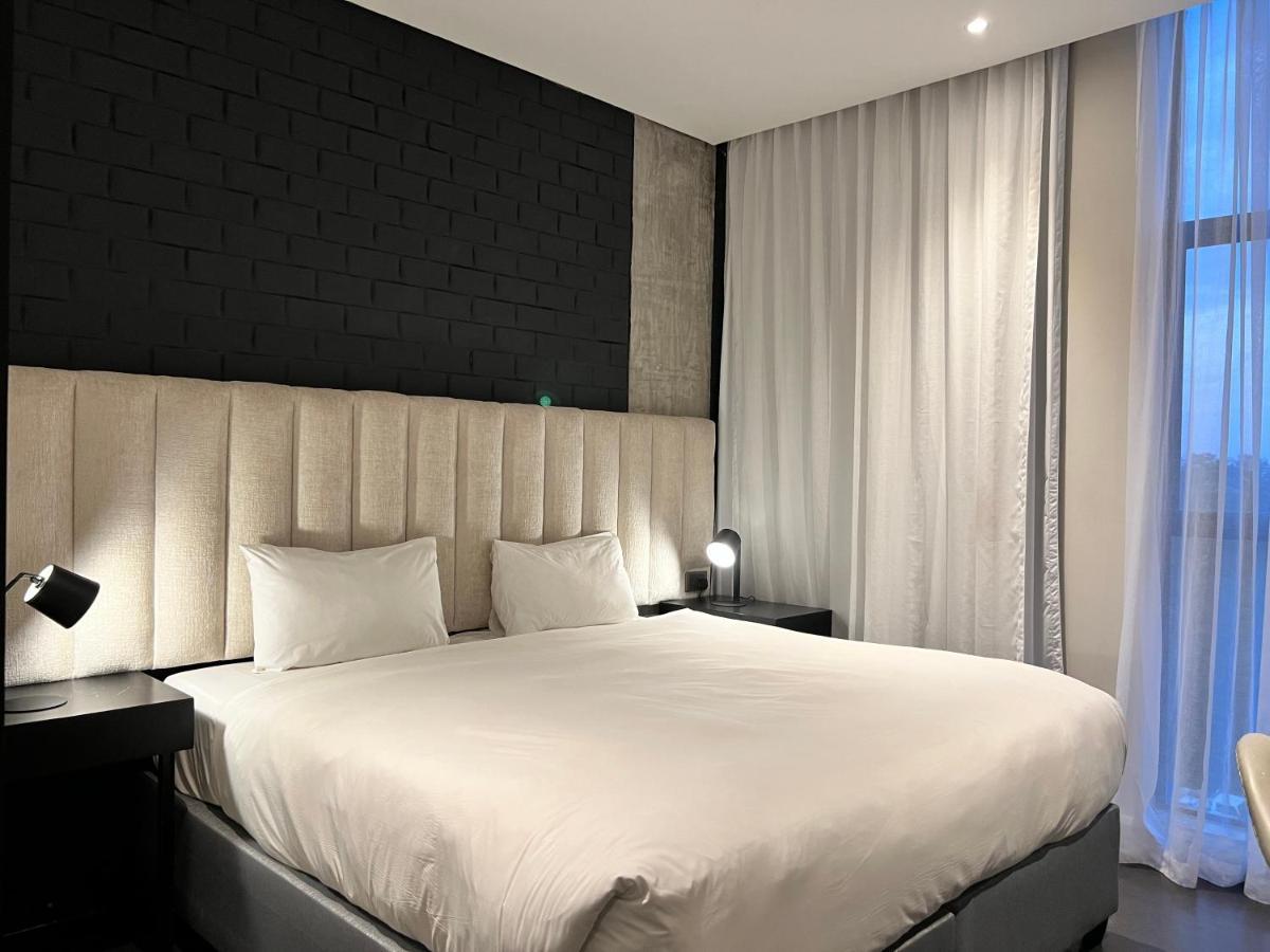 The Urban Hotel Лусака Екстериор снимка