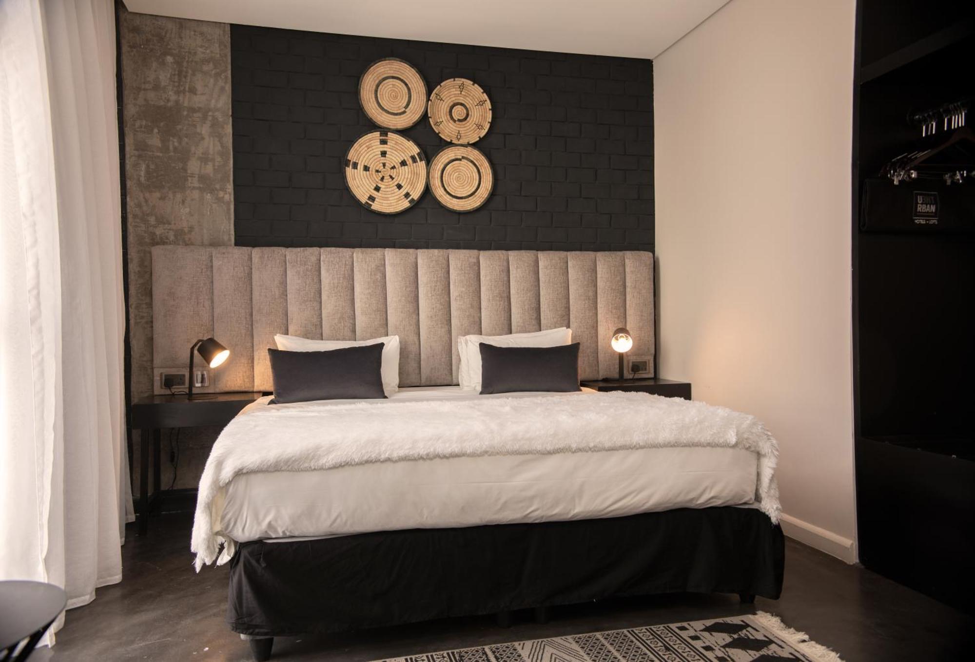 The Urban Hotel Лусака Екстериор снимка